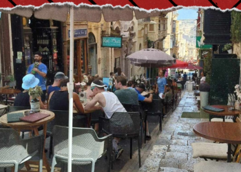 Valletta - occupazione - tavolini