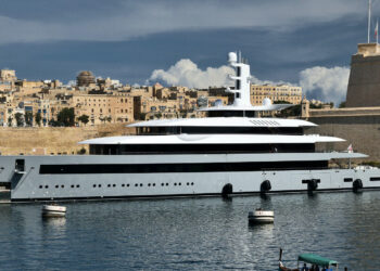 Approda al Grand Harbour “Moonrise” di proprietà del “papà” di WhatsApp