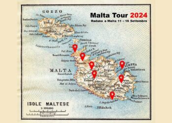 Parte il “Malta Tour 2024”: dalla Sicilia quindici equipaggi raggiungono l’arcipelago a bordo delle auto d’epoca