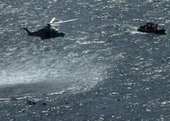 Cinque subacquei tratti in salvo nel mare in tempesta al largo delle coste di Zurrieq