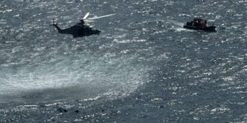 Cinque subacquei tratti in salvo nel mare in tempesta al largo delle coste di Zurrieq