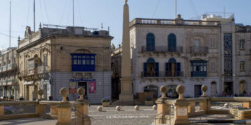 Mosta come Roma: il Comune propone un obelisco al centro della piazza in stile Pantheon