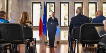 Pene più severe per chi aggredisce i poliziotti: niente condizionale e multe salate