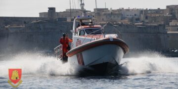 Dieci persone a bordo di una barca a noleggio soccorse al largo di Zonqor Point
