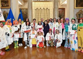 Terapia del sorriso: al San Anton Palace si celebrano venti nuovi clown dottori