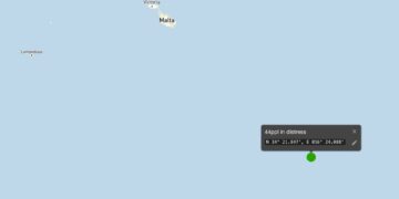 Barca con 44 migranti alla deriva nel Mediterraneo centrale, Alarm Phone: «nessun aiuto da Malta»