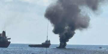 Barca in fiamme al largo di Delimara: un ferito