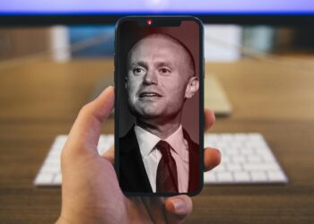 Joseph Muscat telefonino