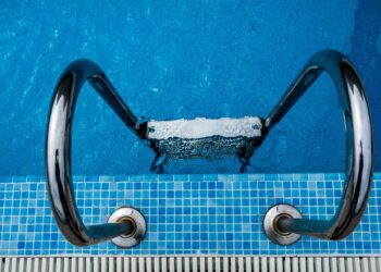 piscina scaletta