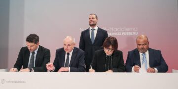 Firmato nuovo accordo collettivo per i dipendenti del servizio pubblico: benefici per 33.000 lavoratori