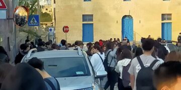 Allarme bomba nelle scuole di Malta e Gozo: istituti evacuati e poi riaperti, polizia indaga