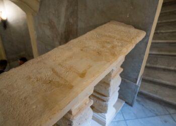 Vandalo in azione al Palazzo del Gran Maestro: arrestato