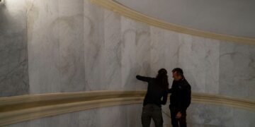 Vandalo in azione al Palazzo del Gran Maestro: arrestato
