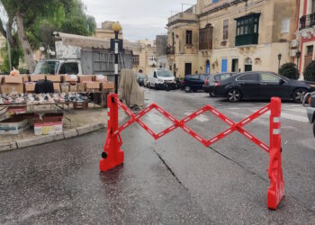 Sindaco di Zabbar si scaglia contro l’assenza di controlli dopo che un’auto è piombata sul mercato all’aperto
