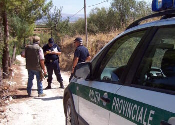 Sul catamarano con borsoni colmi di selvaggina, denunciati due bracconieri maltesi in trasferta a Ragusa