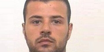 Ricercato per un’indagine in corso: polizia lancia l’appello