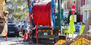 Potenziamento dell’infrastruttura elettrica a Ta’ Xbiex: in corso la posa di 2 chilometri di nuovi cavi