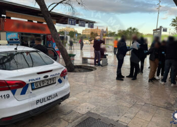 Operazione antidroga al terminal autobus di Valletta: quattro arresti