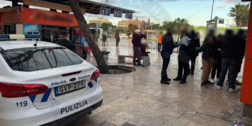 Operazione antidroga al terminal autobus di Valletta: quattro arresti