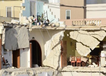 A cinque anni dalla tragedia sospesi due architetti coinvolti nel crollo dell’edificio che costò la vita a Miriam Pace