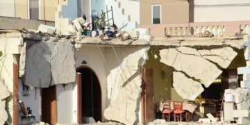 A cinque anni dalla tragedia sospesi due architetti coinvolti nel crollo dell’edificio che costò la vita a Miriam Pace