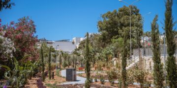 Da distesa di cemento a giardino urbano: a Pembroke nasce il St. David’s Garden