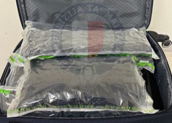 Arrestato all’aeroporto con 11 chili di droga in valigia