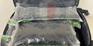 Arrestato all’aeroporto con 11 chili di droga in valigia