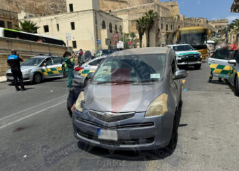 Floriana, donna travolta da un’auto: è grave