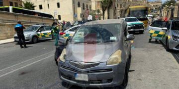 Floriana, donna travolta da un’auto: è grave