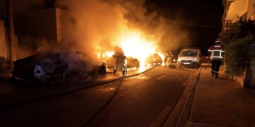 Sette auto in fiamme nella notte a Marsascala: indaga la magistratura