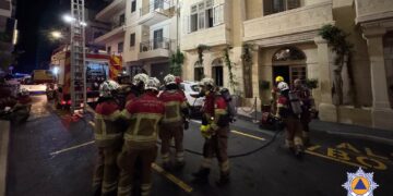 Incendio nella notte in un hotel a Sliema: paura ma nessun ferito