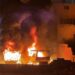 Incendio nella notte a Naxxar: tre autobus distrutti dalle fiamme