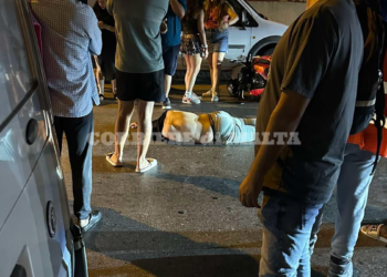 Schianto a Bugibba, motociclista finisce contro le auto parcheggiate