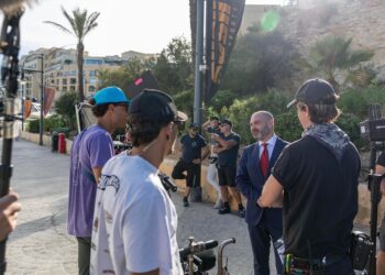 Il regista di Smallville a Malta per un nuovo film Hallmark: riprese tra Marsaxlokk, Birgu e Valletta
