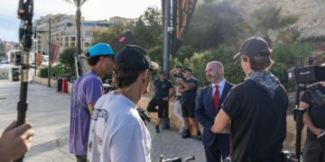 Il regista di Smallville a Malta per un nuovo film Hallmark: riprese tra Marsaxlokk, Birgu e Valletta
