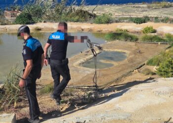 Catturava fringuelli in pieno divieto: multa e licenza revocata