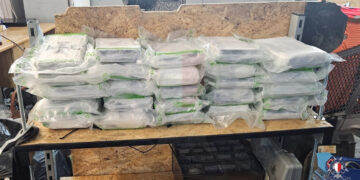 Da Pozzallo in catamarano con 25 chili di cocaina nascosti nel veicolo: 38enne in custodia cautelare