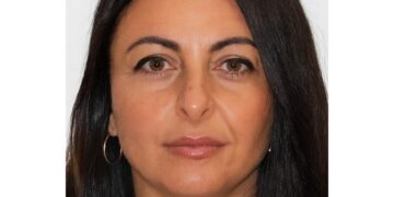 Donna ricercata per indagine in corso: l’appello della polizia