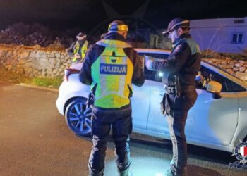 Controlli stradali, a dicembre raffica di multe