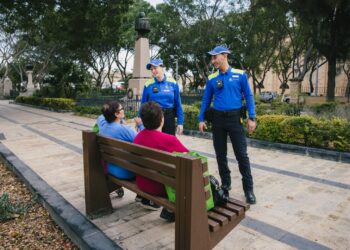 Più agenti nelle cittadine: la polizia rafforza il presidio sul territorio con i nuovi ufficiali di pattuglia