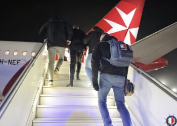 Immigrazione irregolare, polizia porta a termine altri due rimpatri “forzati”