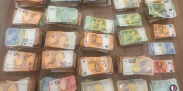 Droga, armi e riciclaggio: polizia smantella un’organizzazione criminale guidata da cinque italiani