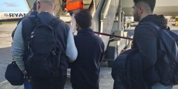Immigrazione irregolare, polizia porta a termine nuovo “rimpatrio forzato”