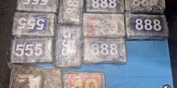 Cocaina nascosta nell’auto sbarcata dal catamarano: quattro arresti