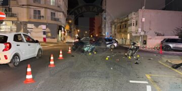 Moto contro auto a Santa Venera, 35enne finisce in ospedale