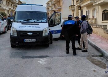 Stretta sull’immigrazione irregolare, 71 persone fermate durante i controlli