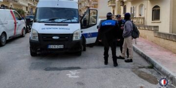 Stretta sull’immigrazione irregolare, 71 persone fermate durante i controlli