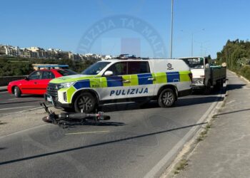 Incidente a Mtarfa, 34enne perde il controllo della moto e finisce a terra