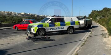 Incidente a Mtarfa, 34enne perde il controllo della moto e finisce a terra